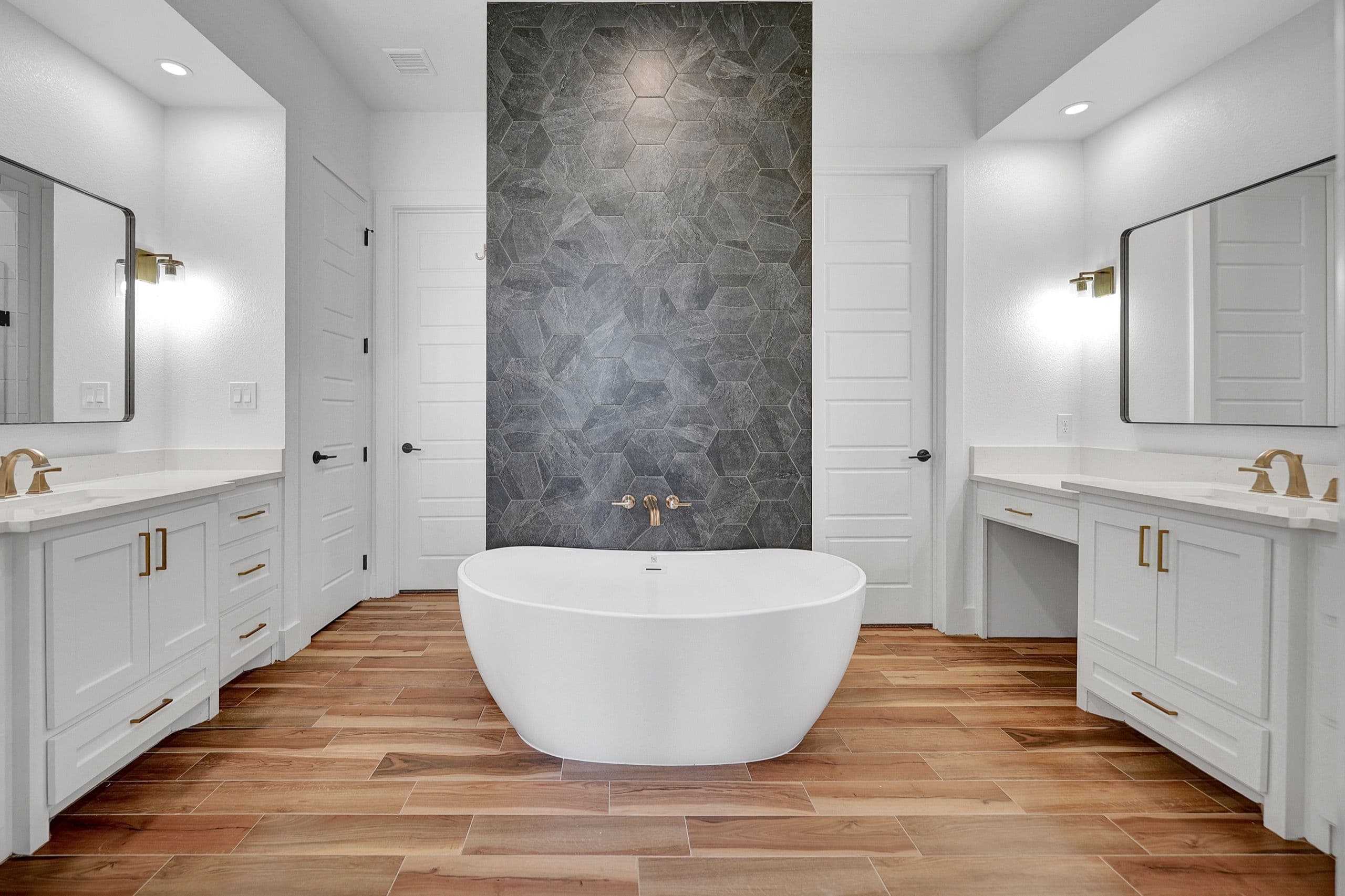 7220 WCR 42 - Photo 2