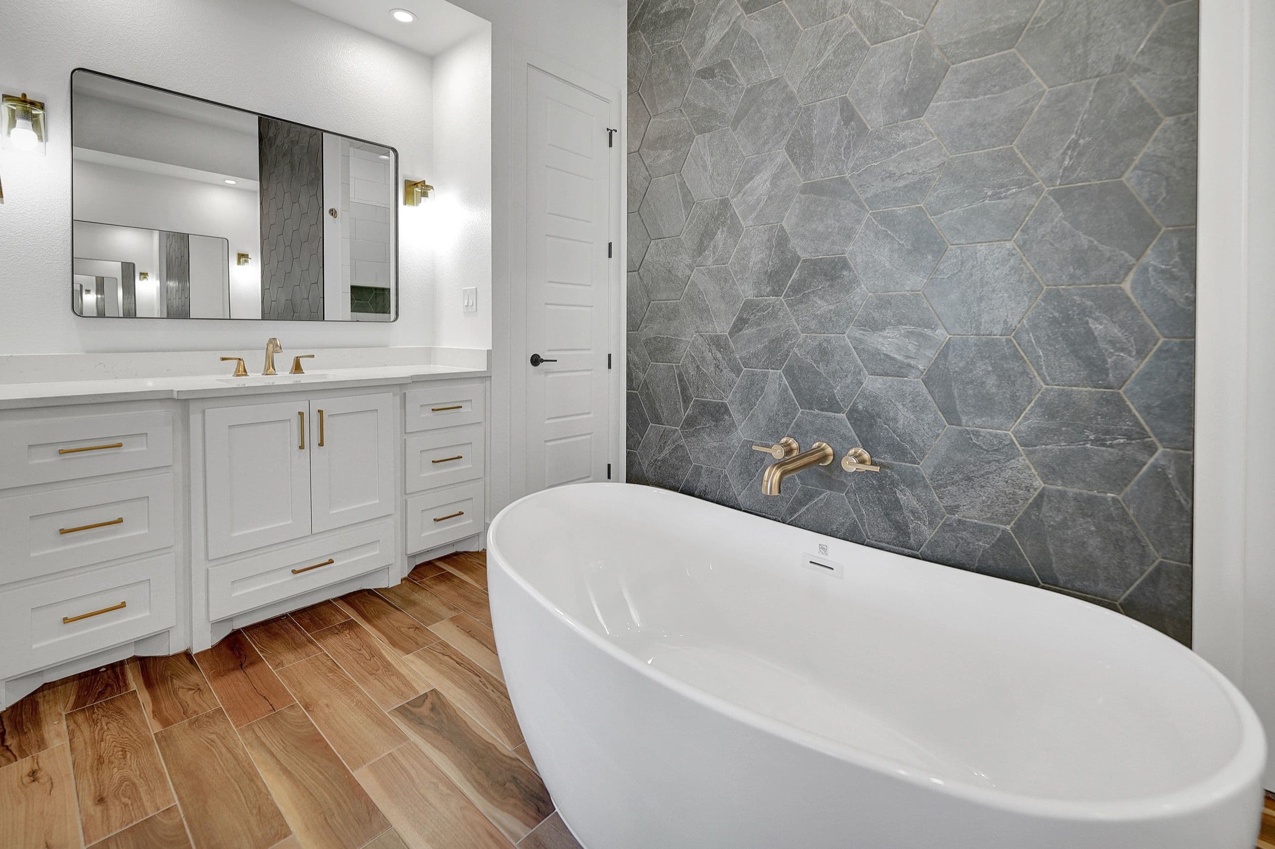 7220 WCR 42 - Photo 4