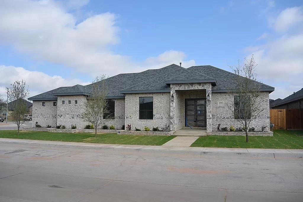 1301 Desert Rose Drive